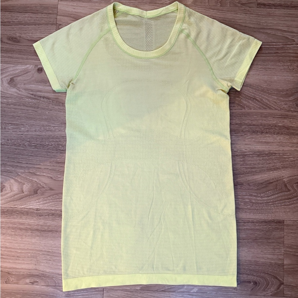 Lululemon Swiftly Tech Light Green Yellow Short Sleeve Top